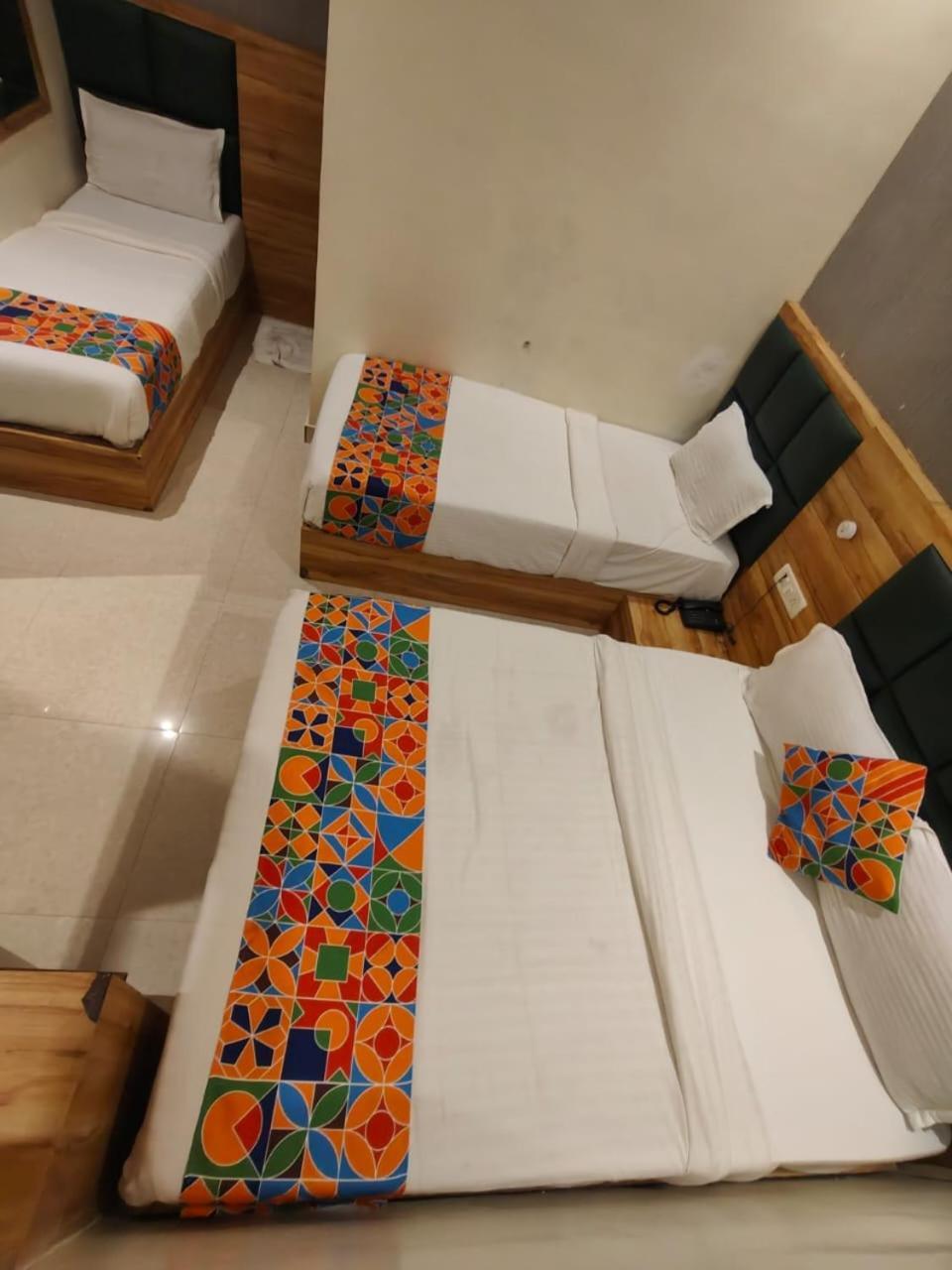Hotel Sun City Near Saifee Hospital And Hn Reliance Bombaim Exterior foto